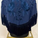 MANTON BORDADO AZUL MARINO